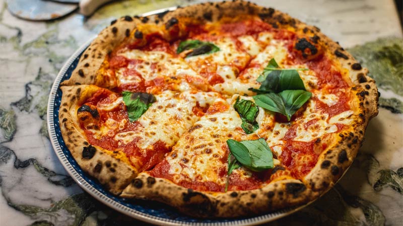 Eat Pizza While Cutting